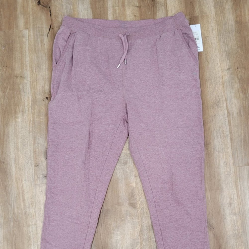 NWT Legend Women's jogger. Size 2X